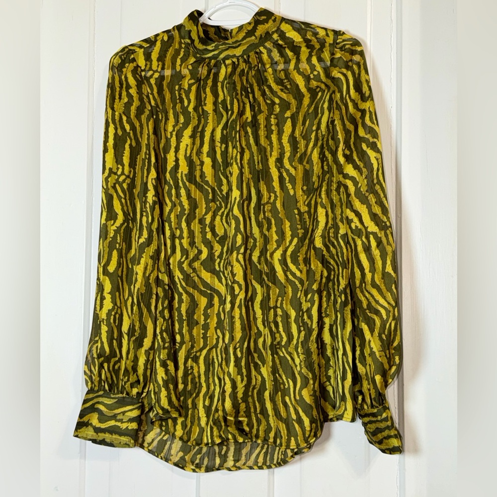 H & M Women's Blouse yellowish green Leopard Size M medium Mock Neck
